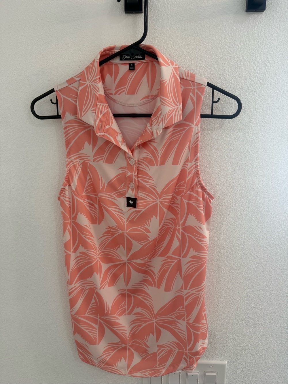 Bad Birdie Coral Palm-Print Sleeveless Polo golf Top